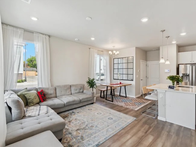 property at 1954 S Poplar Ct