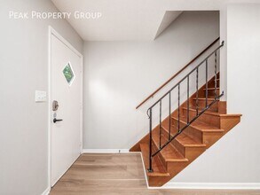 1985 Summit St in Columbus, OH - Building Photo - Building Photo