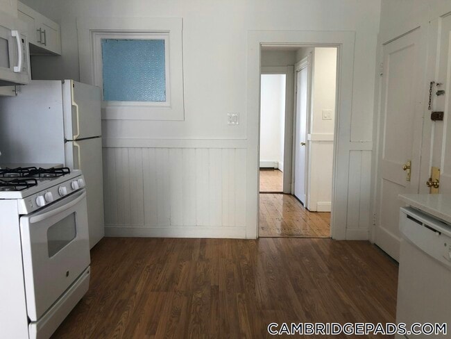 56 Portsmouth St, Unit 3 in Cambridge, MA - Foto de edificio - Building Photo