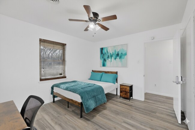 404 Nottingham Dr in Irving, TX - Building Photo - Building Photo