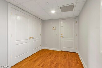 5401 Rio Vista Dr in Mahwah, NJ - Building Photo - Building Photo