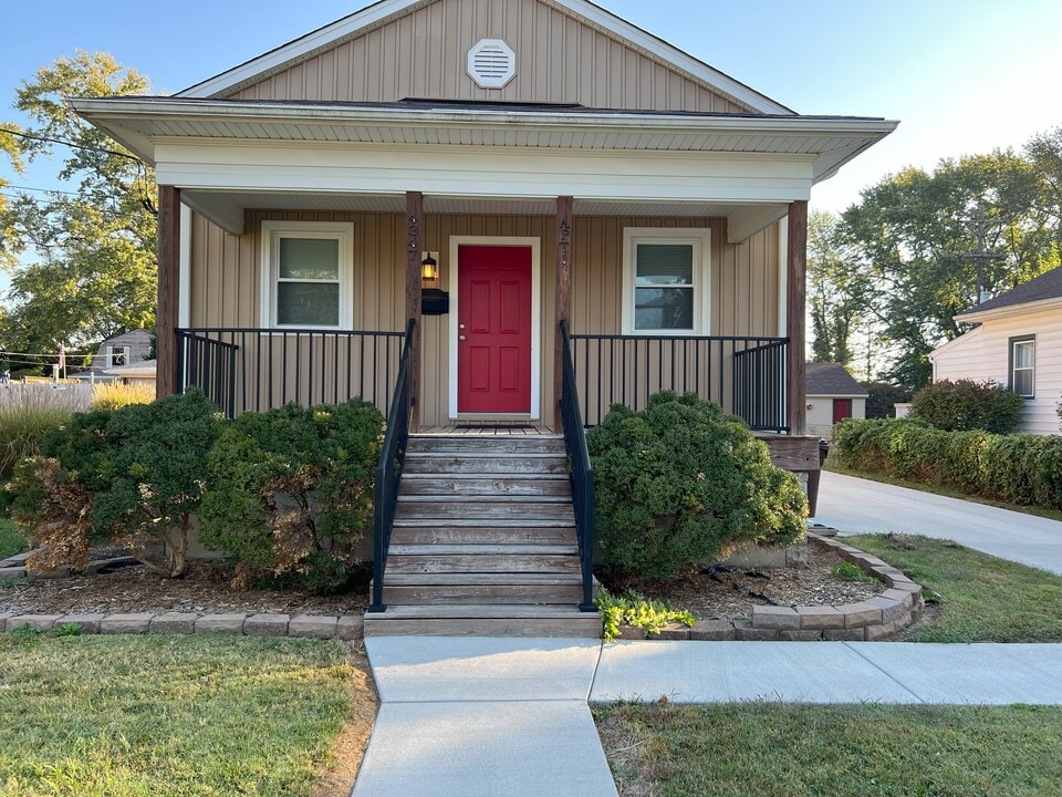4347 Cavelle Ave, Unit #1 in Louisville, KY - Foto de edificio