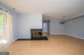 115 Cascade Ct in Princeton, NJ - Building Photo - Building Photo