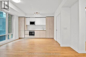 8 Widmer St in Toronto, ON - Building Photo - Building Photo