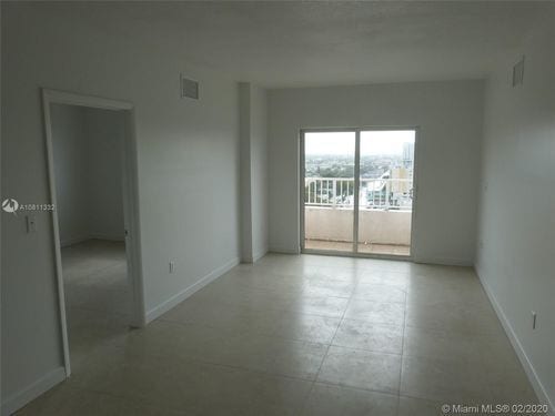 2217 NW 7th St-Unit -1102 in Miami, FL - Building Photo - Building Photo