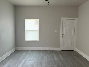 2015 11th St in Port Arthur, TX - Foto de edificio - Building Photo