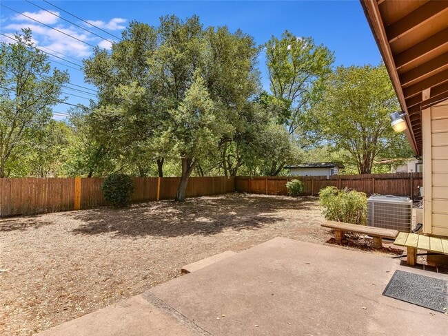 2103 Falcon Hill Dr in Austin, TX - Building Photo - Building Photo