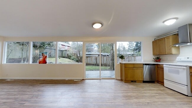 12405 NE 109th Pl