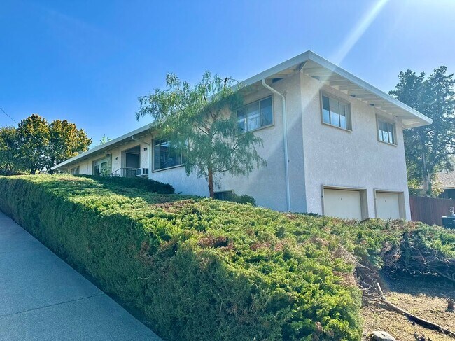 property at 1110 W 3rd St