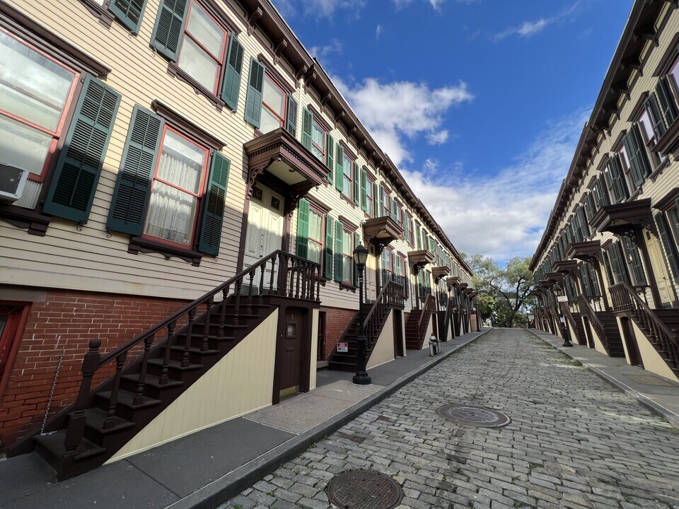 3 Sylvan Ter in New York, NY - Building Photo