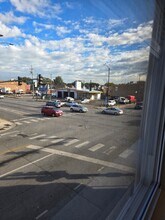 4801 W Armitage Ave, Unit 2nd floor in Chicago, IL - Foto de edificio - Building Photo