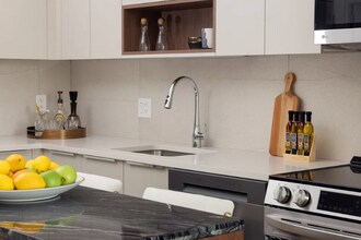 405 W 206th St in New York, NY - Building Photo - Building Photo