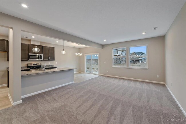 589 Dedication Ln in Cincinnati, OH - Foto de edificio - Building Photo