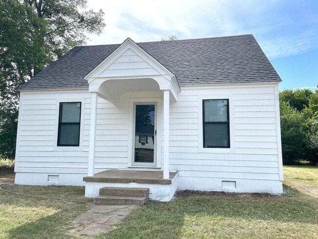 property at 523 G St NW