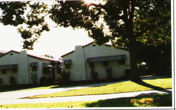 1047 N Euclid Ave in Ontario, CA - Building Photo - Building Photo