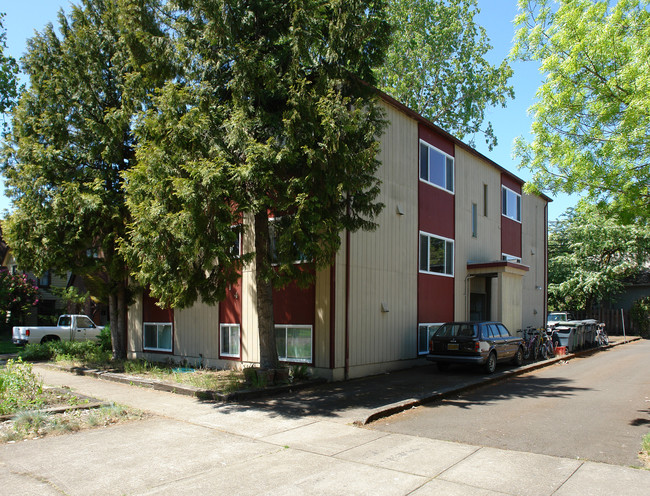 214 SW 8th St in Corvallis, OR - Building Photo - Building Photo