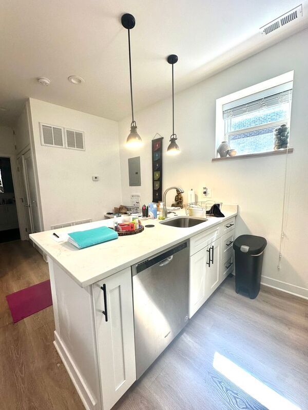 1644 W Cermak Rd in Chicago, IL - Building Photo - Building Photo