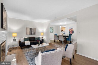 1713 Redgate Farms Ct in Rockville, MD - Building Photo - Building Photo