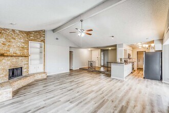 2306 Cambridge Ct N in League City, TX - Building Photo - Building Photo