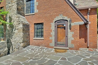 11 Seaman Rd in Poughkeepsie, NY - Building Photo - Building Photo