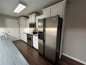 2958 E Sterling Ct in Fayetteville, AR - Building Photo - Building Photo