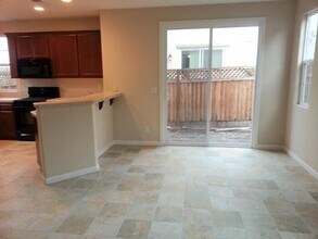 821 Equinox Loop in Lincoln, CA - Building Photo - Building Photo