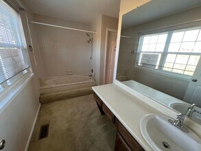 338 Cobblestone Dr in Colorado Springs, CO - Foto de edificio - Building Photo