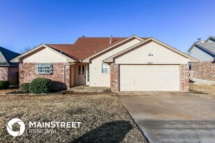 1801 Pennington Cir in Midwest City, OK - Building Photo