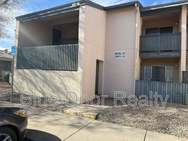 property at 4601 Carlisle Blvd NE