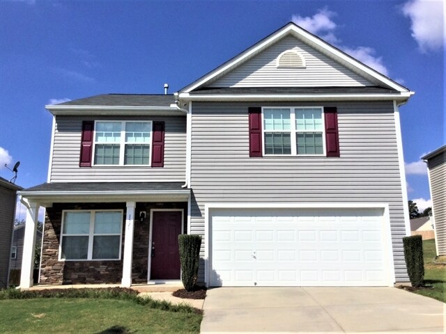 1524 Eastway Dr in Dallas, NC - Building Photo