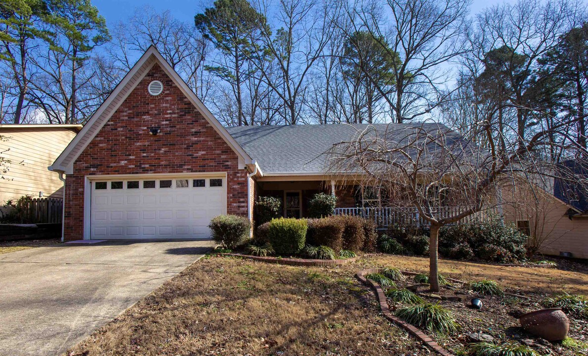 2211 Pear Orchard Dr in Little Rock, AR - Building Photo