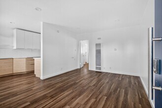 4308 E 4th Street in Long Beach, CA - Foto de edificio - Building Photo