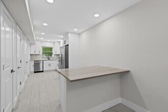 1339 Ave in Oakland Park, FL - Building Photo - Building Photo