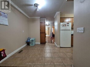 35 Alaskan Summit Ct in Brampton, ON - Building Photo - Building Photo