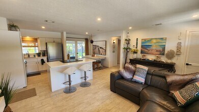 181 E Claridge St in Satellite Beach, FL - Building Photo - Building Photo