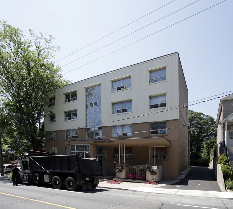 Beach Suites in Toronto, ON - Building Photo