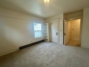 1910 N 37th St in Seattle, WA - Building Photo - Building Photo