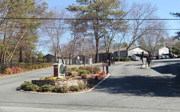 Rosemont Dunwoody in Atlanta, GA - Foto de edificio - Building Photo