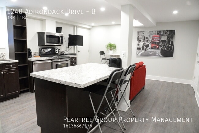 1240 Adirondack Dr in Ottawa, ON - Building Photo - Building Photo