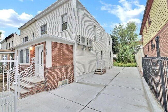 87-62 124th St in Queens, NY - Building Photo - Building Photo