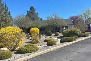 800 Jasper Pl in Yreka, CA - Building Photo