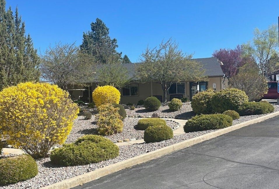 800 Jasper Pl in Yreka, CA - Building Photo