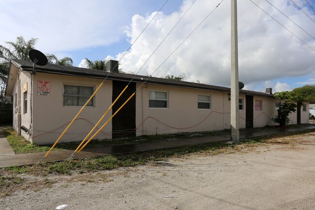 1130 N F St in Lake Worth, FL - Building Photo - Building Photo