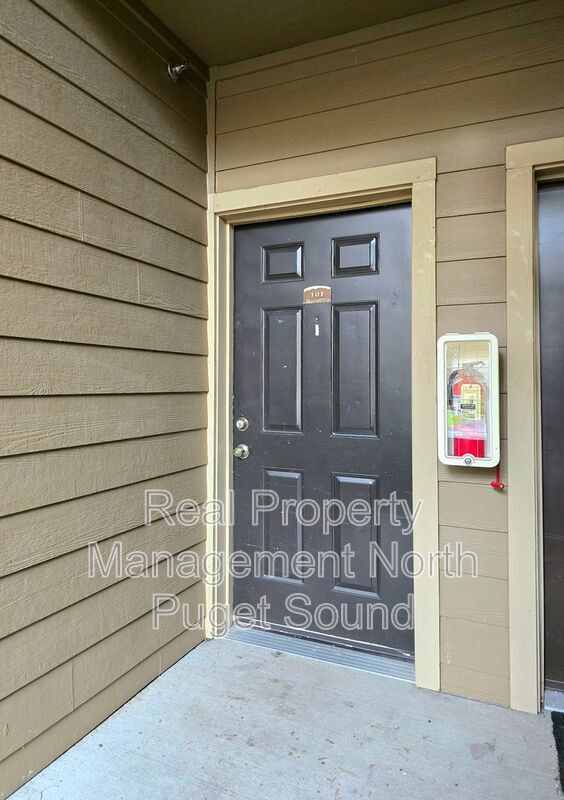 18930 Bothell Everett Hwy in Bothell, WA - Foto de edificio - Building Photo