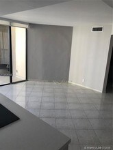 20185 E Country Club Dr-Unit -1504 in Miami, FL - Building Photo - Building Photo