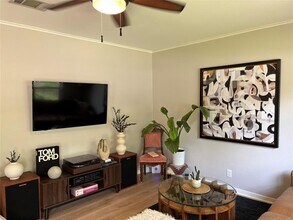 3104 Birdwood Cir in Austin, TX - Building Photo - Building Photo