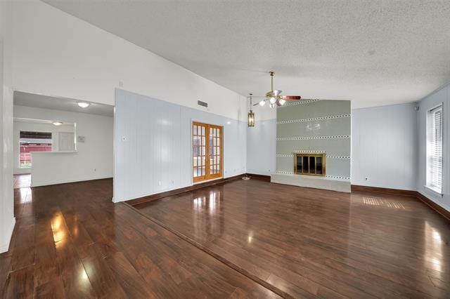 1809 Trowbridge St in Garland, TX - Building Photo