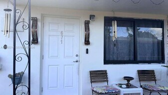 673 W 30th St in Hialeah, FL - Building Photo