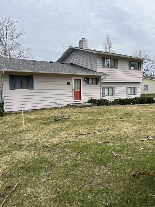 200 Lane 890 Snow Lk in Fremont, IN - Building Photo