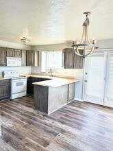 705 Kit Carson Cir in Centerville, UT - Foto de edificio - Building Photo